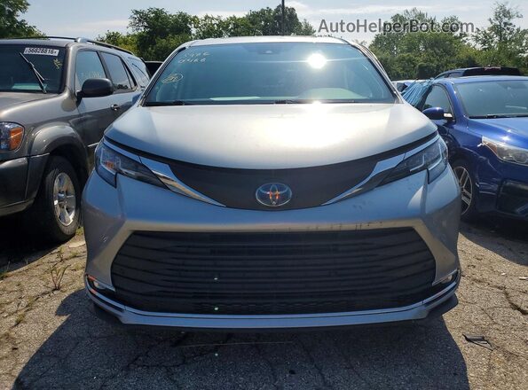 5TDYRKEC3MS023511 2021 TOYOTA SIENNA Silver Vista frontal
