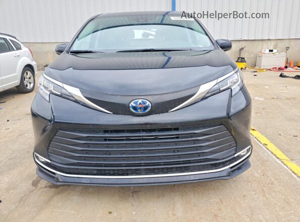 5TDYRKEC3PS140445 2023 TOYOTA SIENNA Black Front view