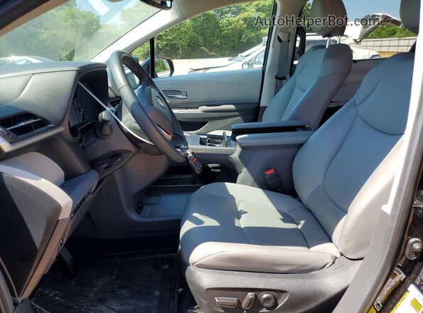 5TDYRKEC3RS182603 2024 TOYOTA SIENNA Black წინა სალონის ხედი