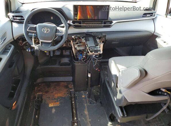 5TDYRKEC3SS243275 2025 TOYOTA SIENNA Red Dashboard view