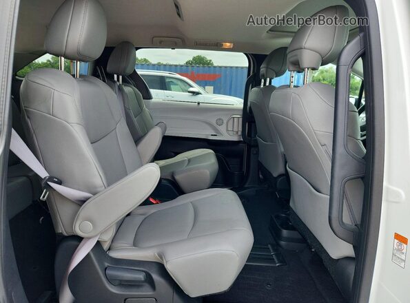 5TDYRKEC3SS264868 2025 TOYOTA SIENNA White Սալոնի հետևի տեսք