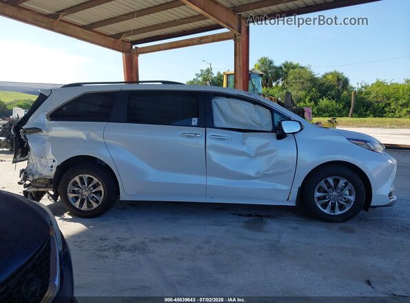 5TDYRKEC3SS267480 2025 TOYOTA SIENNA White Вид задньої частини салону