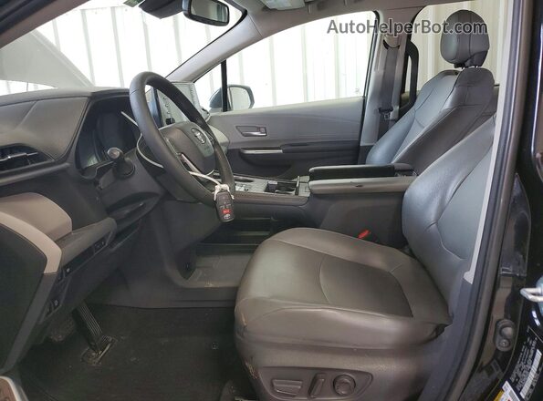 5TDYRKEC4MS059465 2021 TOYOTA SIENNA Black Front interior view