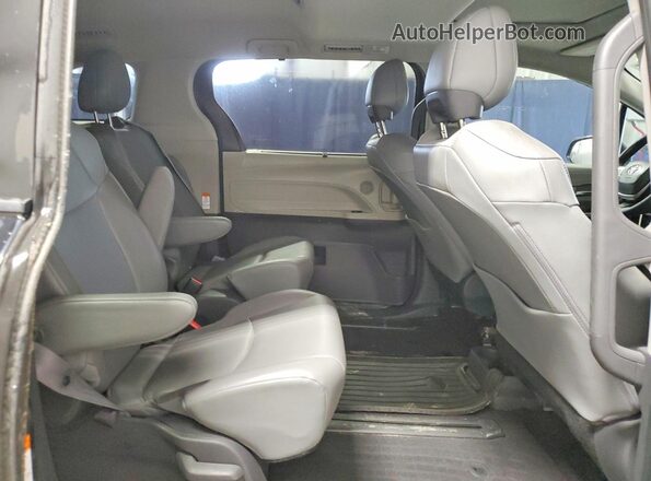 5TDYRKEC4MS059465 2021 TOYOTA SIENNA Black Rear interior view