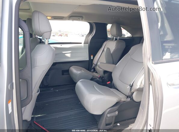 5TDYRKEC5SS281834 2025 TOYOTA SIENNA Silver VIN կոդի պիտակի տեսք
