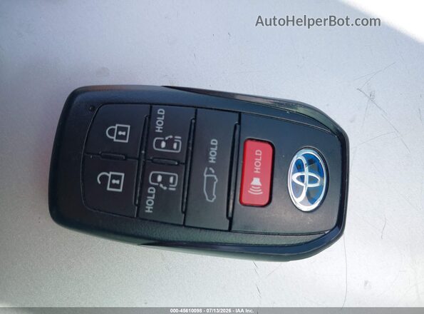 5TDYRKEC5SS281834 2025 TOYOTA SIENNA Silver Առջևի վահանակի տեսք