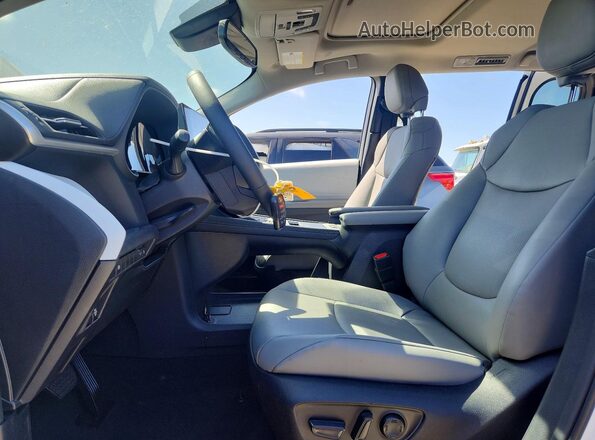 5TDYRKEC5TS306488 2026 TOYOTA SIENNA White Vista interior delantera