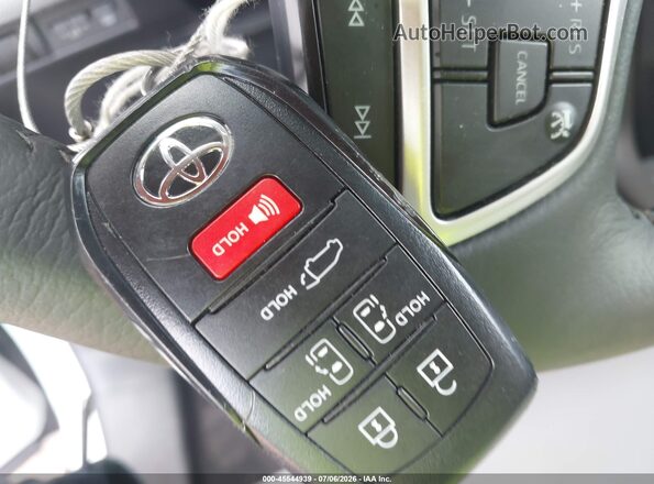 5TDYRKEC6TS295677 2026 TOYOTA SIENNA White Dashboard view