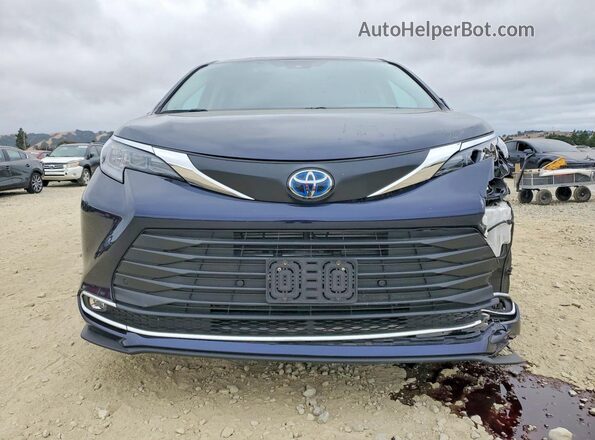 5TDYRKEC7RS214727 2024 TOYOTA SIENNA Blue Widok z przodu