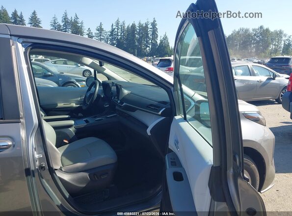 5TDYRKEC7TS292139 2026 TOYOTA SIENNA Gray Vista interior delantera