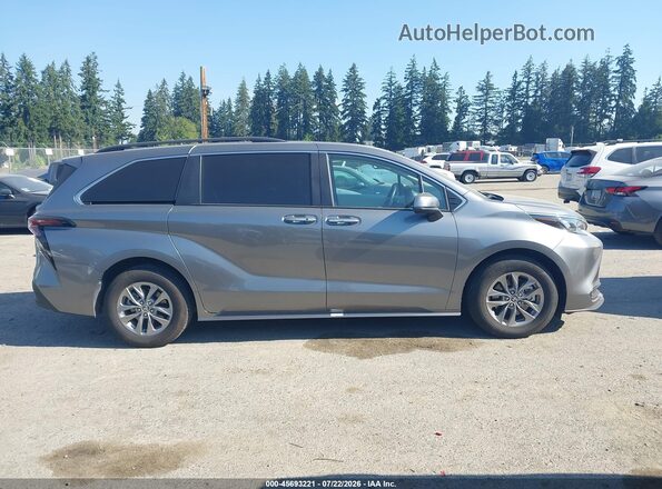 5TDYRKEC7TS292139 2026 TOYOTA SIENNA Gray Vista interior trasera