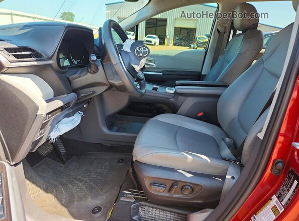 5TDYRKEC8NS130667 2022 TOYOTA SIENNA Red წინა სალონის ხედი