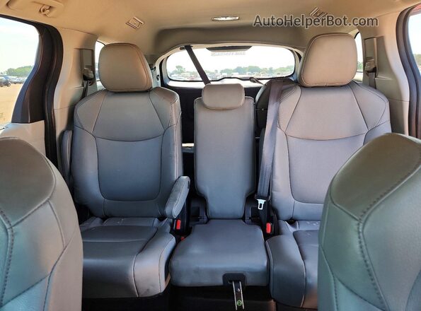 5TDYRKEC8NS130667 2022 TOYOTA SIENNA Red უკანა სავარძლების ხედი