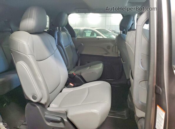 5TDYRKEC8PS156611 2023 TOYOTA SIENNA Gray Vista interior trasera