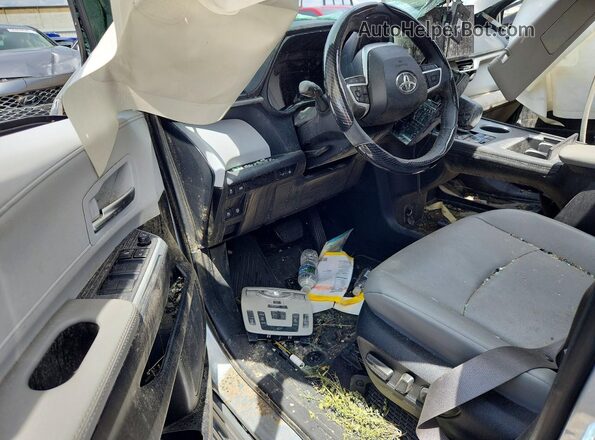 5TDYRKEC8SS259746 2025 TOYOTA SIENNA Серебряный Вид панели приборов