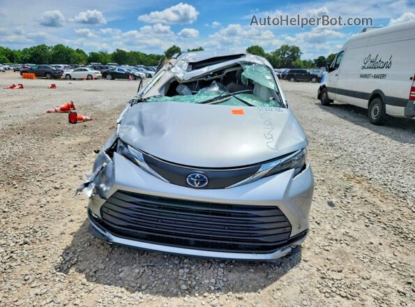 5TDYRKEC8SS259746 2025 TOYOTA SIENNA Серебряный Вид спереди