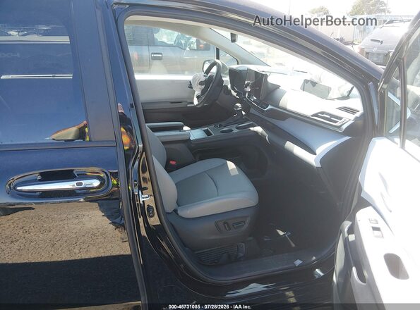 5TDYRKEC8TS313337 2026 TOYOTA SIENNA Black Vista interior delantera