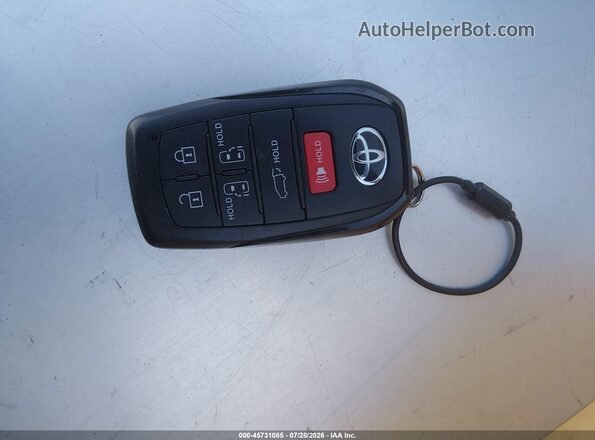 5TDYRKEC8TS313337 2026 TOYOTA SIENNA Black Vista del salpicadero
