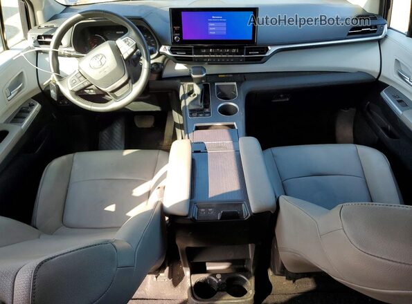 5TDYRKEC9SS268598 2025 TOYOTA SIENNA Синий Вид панели приборов