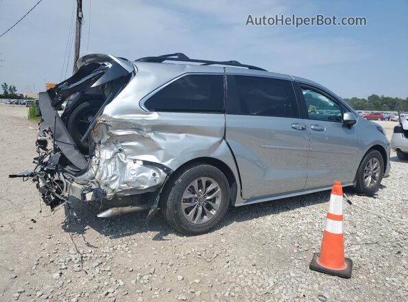 5TDYRKECXPS153998 2023 TOYOTA SIENNA Silver Trasero derecho