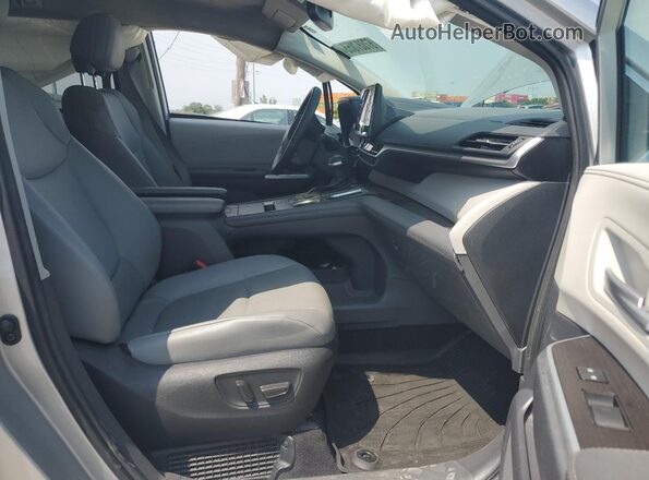 5TDYRKECXPS153998 2023 TOYOTA SIENNA Silver Vista interior delantera