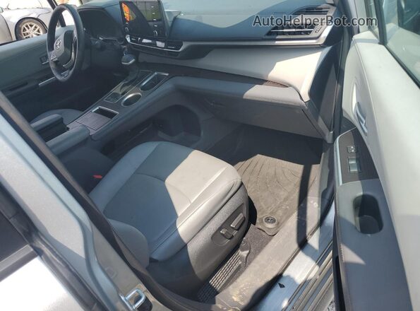 5TDYRKECXPS153998 2023 TOYOTA SIENNA Silver Vista del salpicadero
