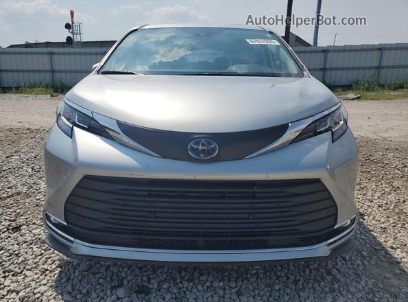 5TDYRKECXPS153998 2023 TOYOTA SIENNA Silver Vista frontal