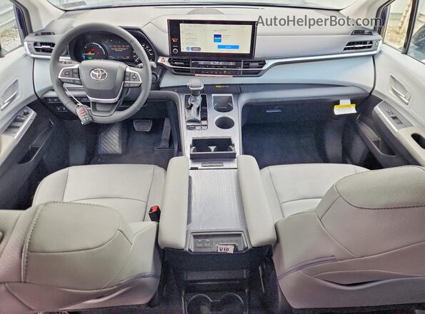 5TDYRKECXTS327708 2026 TOYOTA SIENNA Blue Вид панелі приладів
