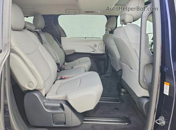 5TDYRKECXTS327708 2026 TOYOTA SIENNA Blue Вид задньої частини салону