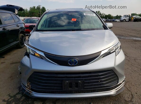 5TDYSKFC1MS020383 2021 TOYOTA SIENNA Серебряный Вид спереди
