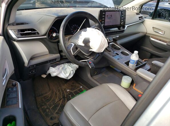 5TDYSKFC1MS020383 2021 TOYOTA SIENNA Серебряный Вид панели приборов