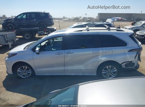 5TDYSKFC3TS228943 2026 TOYOTA SIENNA White 