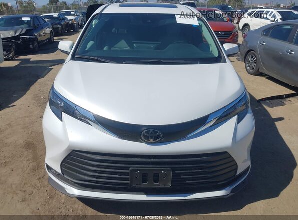 5TDYSKFC3TS228943 2026 TOYOTA SIENNA White Սալոնի հետևի տեսք