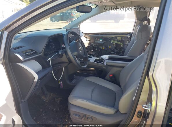 5TDYSKFC4MS037663 2021 TOYOTA SIENNA Gray წინა სალონის ხედი