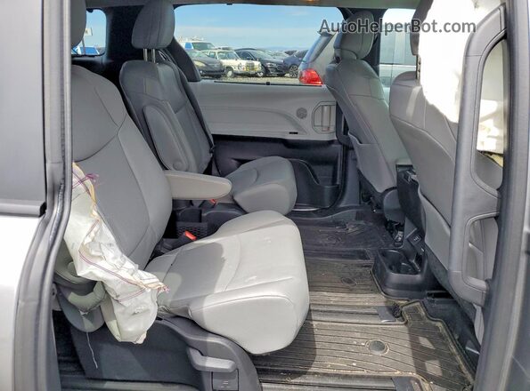 5TDYSKFC4TS233617 2026 TOYOTA SIENNA Gray Սալոնի հետևի տեսք