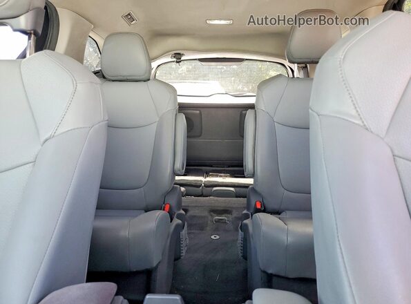 5TDYSKFC6MS002655 2021 TOYOTA SIENNA Silver Vista de los asientos traseros