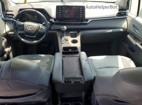 5TDYSKFC7MS009632 2021 TOYOTA SIENNA Серебряный Вид панели приборов