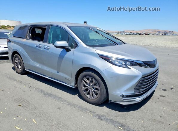 5TDYSKFC7MS009632 2021 TOYOTA SIENNA Серебряный Передняя правая четверть
