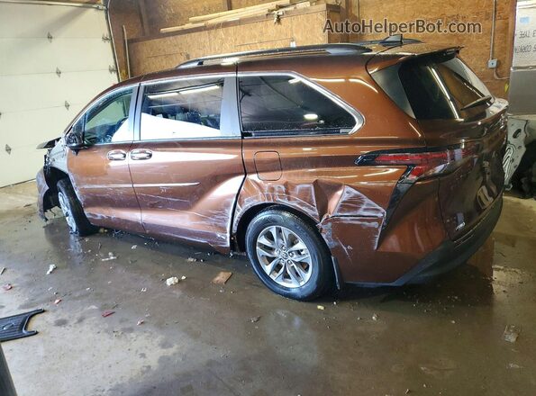 5TDYSKFC7RS136937 2024 TOYOTA SIENNA Brown Trasero izquierdo