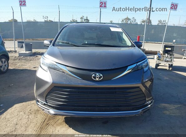 5TDYSKFC8RS124909 2024 TOYOTA SIENNA Gray ხელსაწყოთა პანელის ხედი