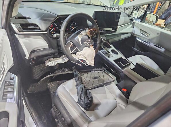 5TDYSKFC8SS161559 2025 TOYOTA SIENNA Silver Vista del salpicadero