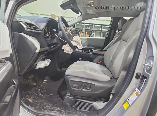 5TDYSKFC8SS161559 2025 TOYOTA SIENNA Silver Vista interior delantera