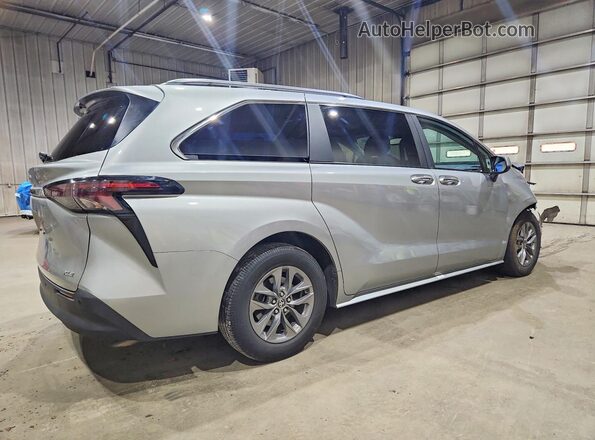 5TDYSKFC8SS161559 2025 TOYOTA SIENNA Silver Trasero derecho