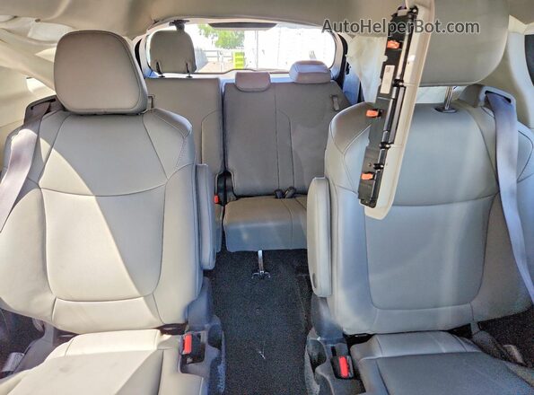 5TDYSKFC9NS042360 2022 TOYOTA SIENNA Blue Widok tylnych siedzeń