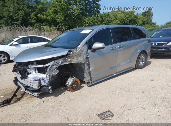 5TDYSKFCXMS001329 2021 TOYOTA SIENNA Silver Առջևի ձախ երեք քառորդ տեսարան