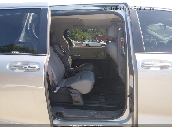 5TDYSKFCXMS001329 2021 TOYOTA SIENNA Silver VIN կոդի պիտակի տեսք