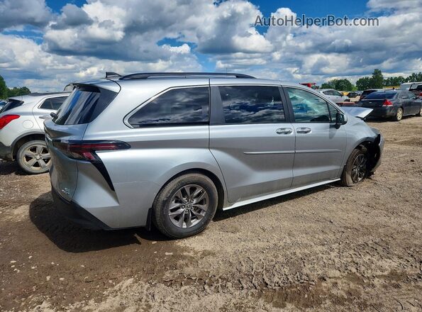 5TDYSKFCXPS106697 2023 TOYOTA SIENNA Silver Trasero derecho