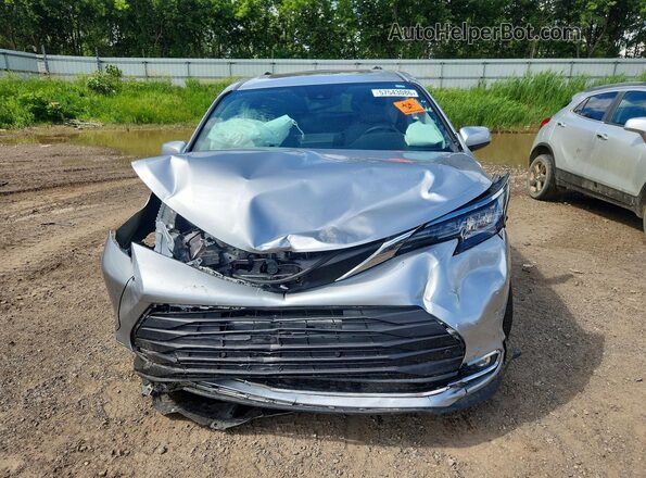5TDYSKFCXPS106697 2023 TOYOTA SIENNA Silver Vista frontal