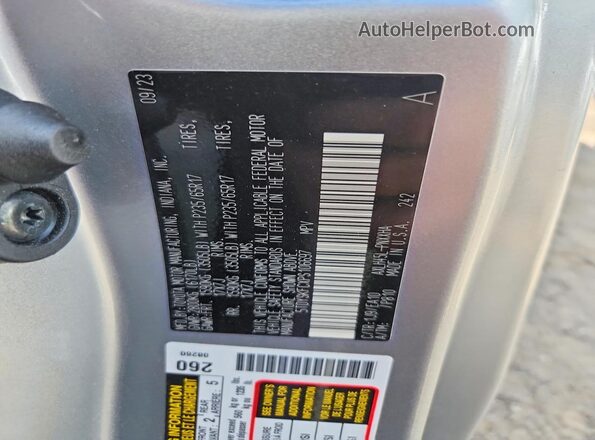5TDYSKFCXPS106697 2023 TOYOTA SIENNA Silver Vista de la etiqueta del VIN
