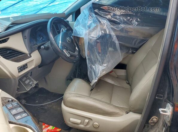 5TDYZ3DC0HS830128 2017 TOYOTA SIENNA Black Front interior view